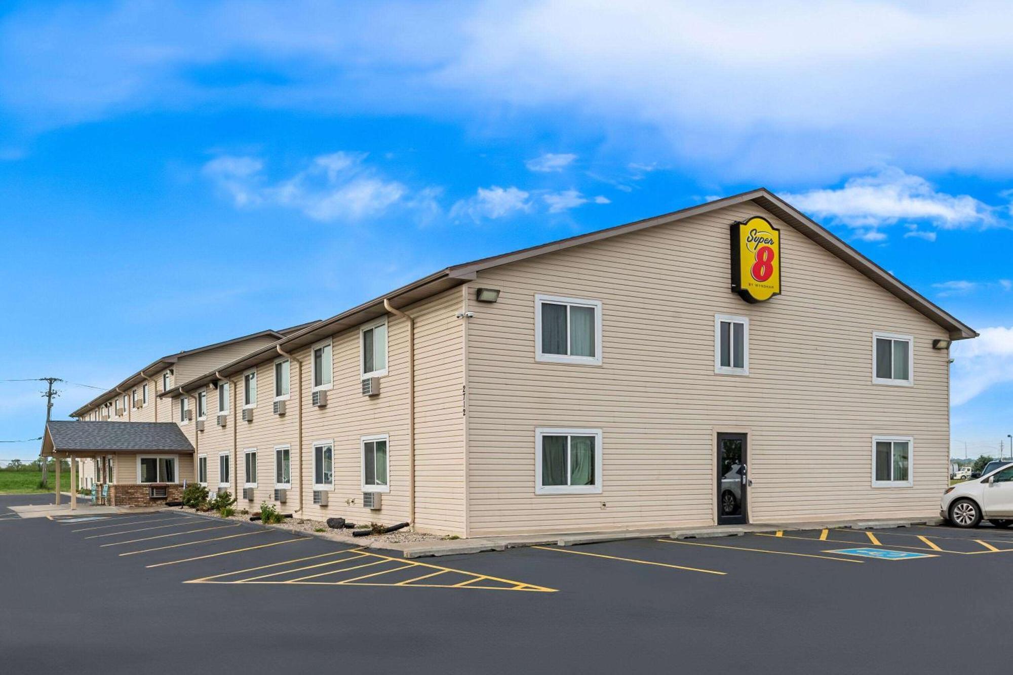 Super 8 By Wyndham Council Bluffs Ia Omaha Ne Area Motel Exterior foto