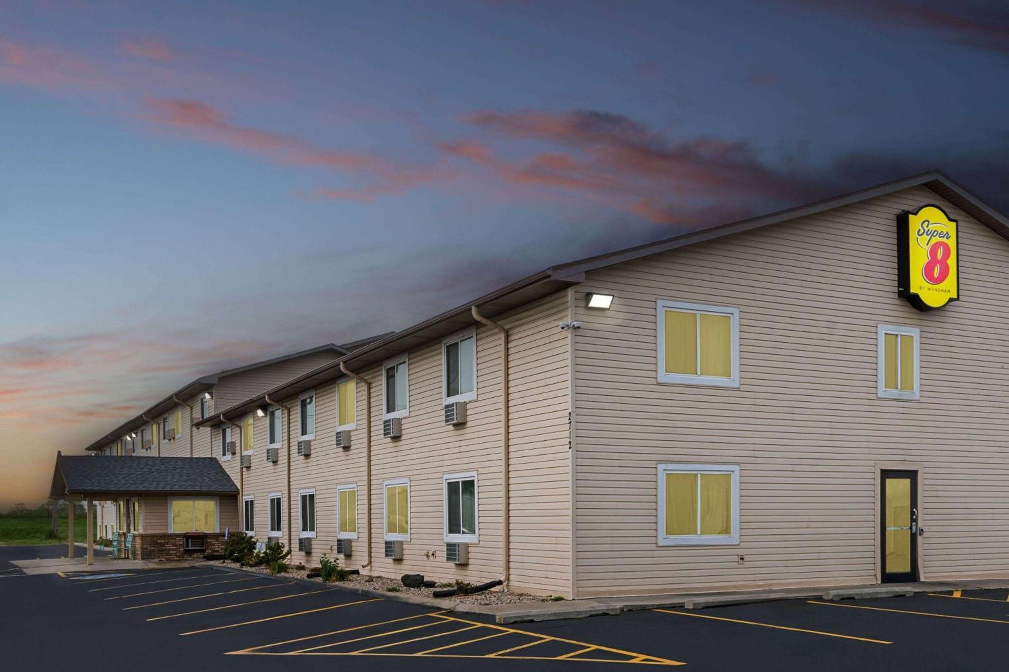 Super 8 By Wyndham Council Bluffs Ia Omaha Ne Area Motel Exterior foto