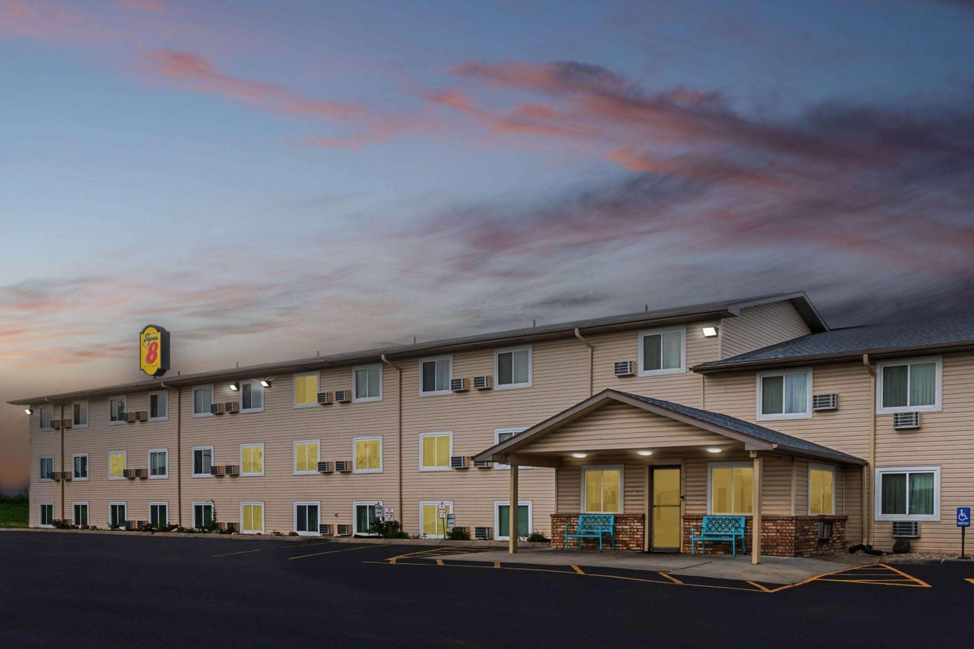 Super 8 By Wyndham Council Bluffs Ia Omaha Ne Area Motel Exterior foto